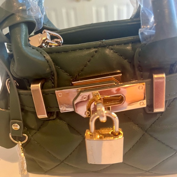 Badgley Mischka Mini Diamond Quilted Tote - Picture 7 of 12